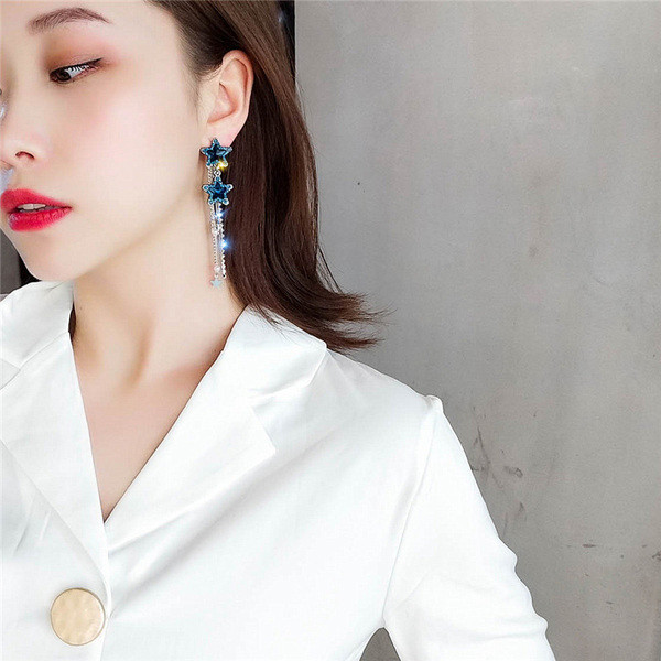 Stílusos női fülbevaló kék színben kövekkel