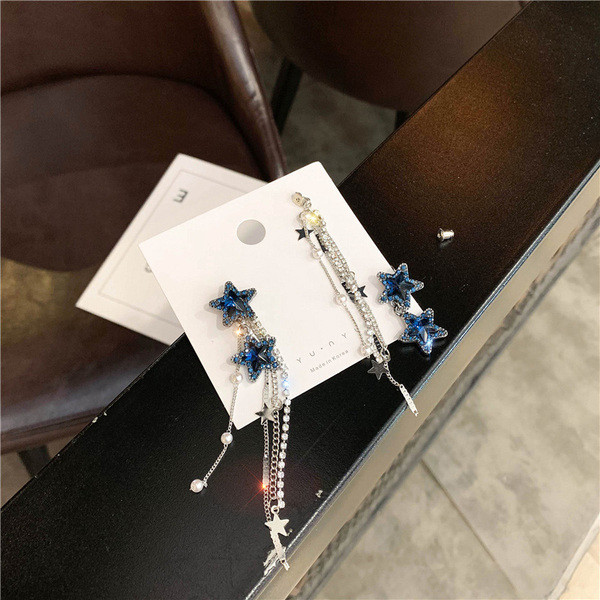 Stílusos női fülbevaló kék színben kövekkel