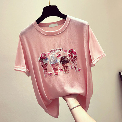 Γυναικείο μπλουζάκι σε τρία χρώματα με κοντό μανίκι και λαιμόκοψη