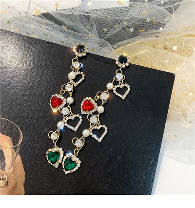 Női hosszú fülbevaló színes kövekkel