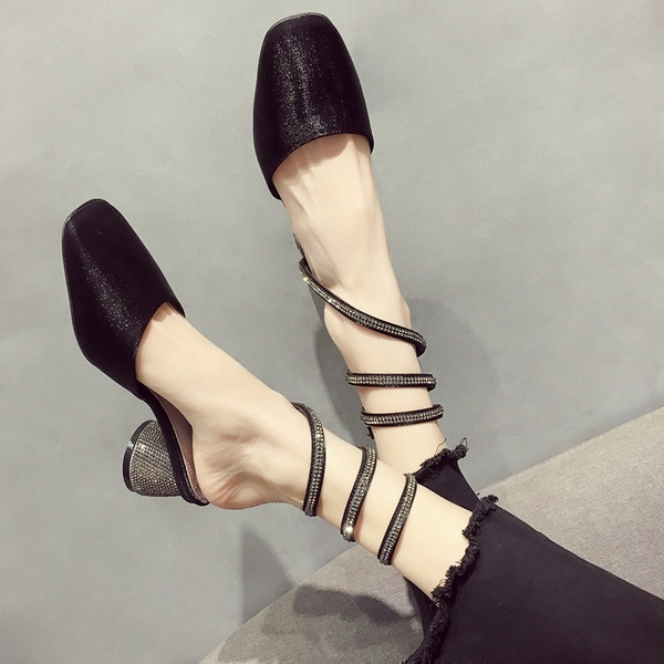 Модерни дамски сандали в два цвята - заоблен модел