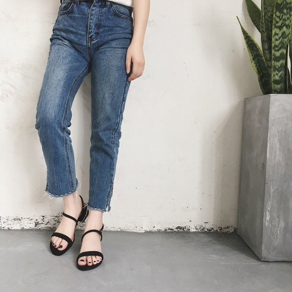 Ежедневни дамски сандали от еко велур в три цвята