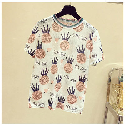 Дамска модерна тениска с О-образно деколте и цветна апликация