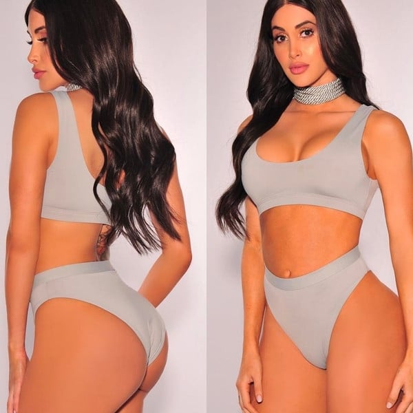 Изчистен модел бански костюм от две части в пет цвята