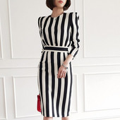 Дамска стилна раирана рокля в черно-бял цвят 