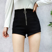 Pantaloni scurți de damă la modă cu fermoar în negru