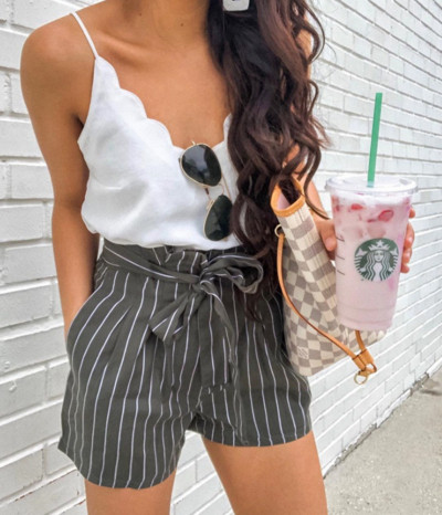 Дамски раирани къси панталони в три цвята 