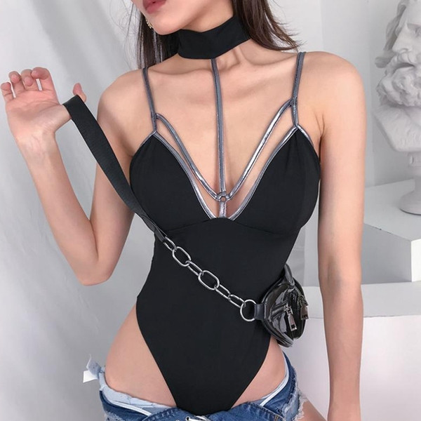 Модерно дамско боди с тънки презрамки в черен цвят