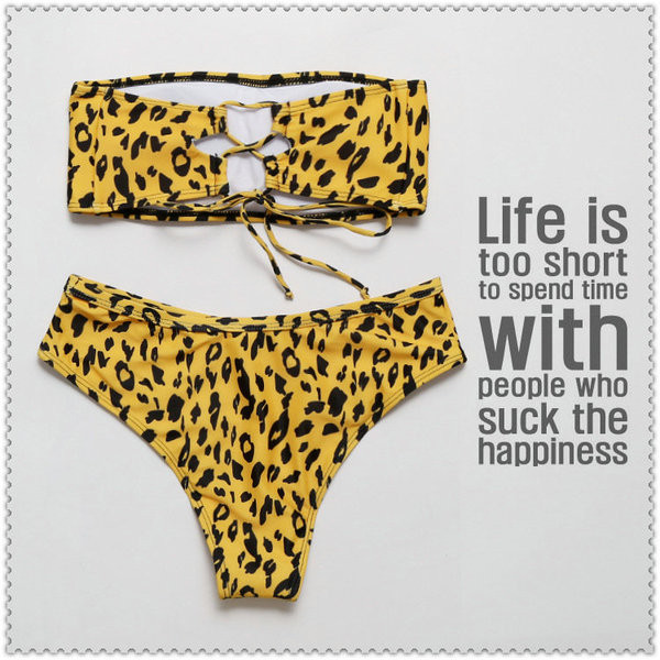 Бански костюм от две части с животински десен