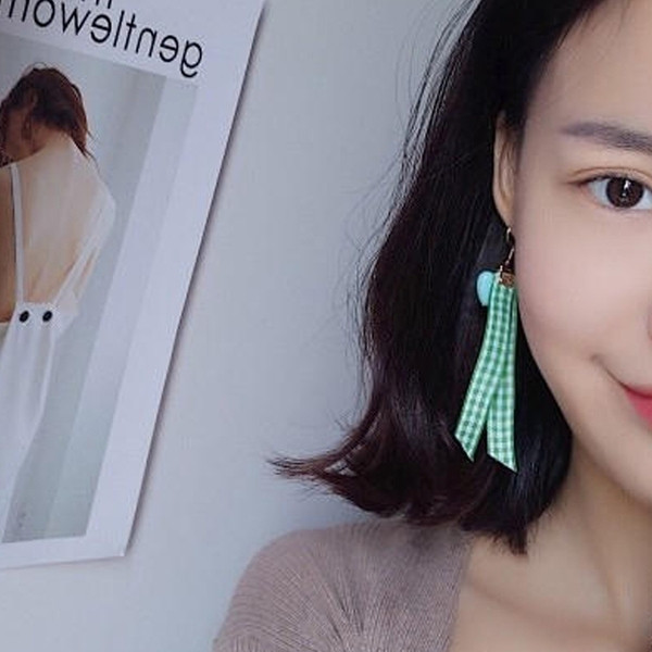 Cercei moderni de dama de culoare verde