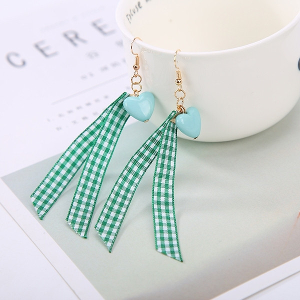 Cercei moderni de dama de culoare verde