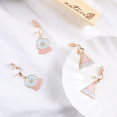 Cercei moderni de dama cu culoare roz in doua modele