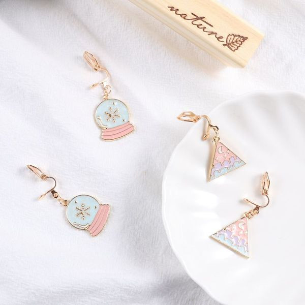 Cercei moderni de dama cu culoare roz in doua modele