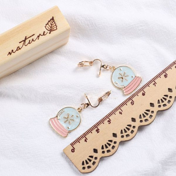 Cercei moderni de dama cu culoare roz in doua modele