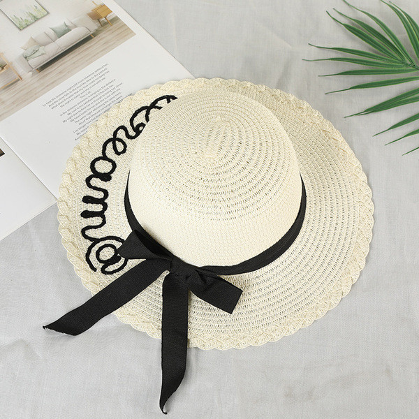 Плажна дамска шапка с надпис и панделка