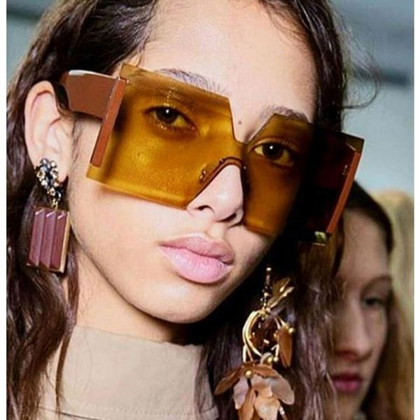 Нов модел дамски очила  в няколко цвята 