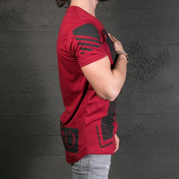 Модерна мъжка тениска с апликация в черен и червен цвят