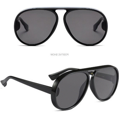 Ochelari de soare moderni pentru femei în mai multe culori diferite