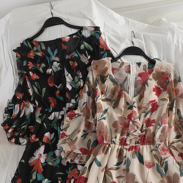 Дамски летен гащеризон с флорален мотив в два цвята