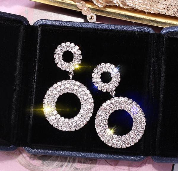 Стилни дамски обеци с камъни в златист и сребрист цвят