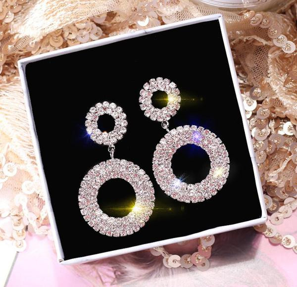 Стилни дамски обеци с камъни в златист и сребрист цвят