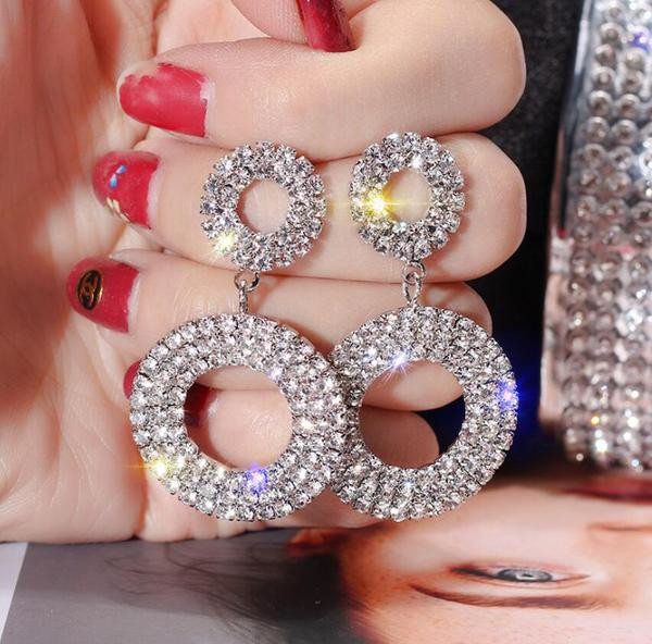 Стилни дамски обеци с камъни в златист и сребрист цвят