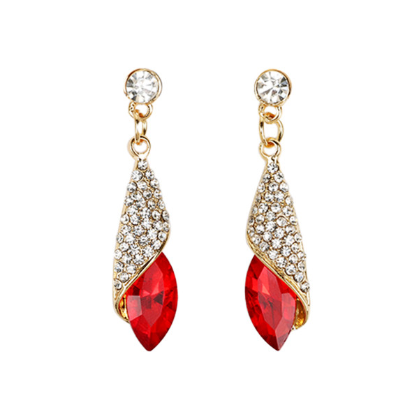 Нов модел дамски обеци в няколко цвята с камъни