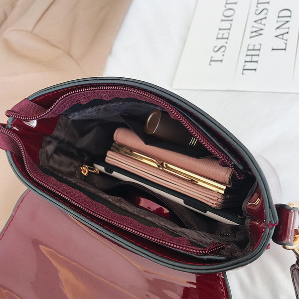 Стилна лачена дамска чанта от еко кожа в три цвята с дълга дръжка