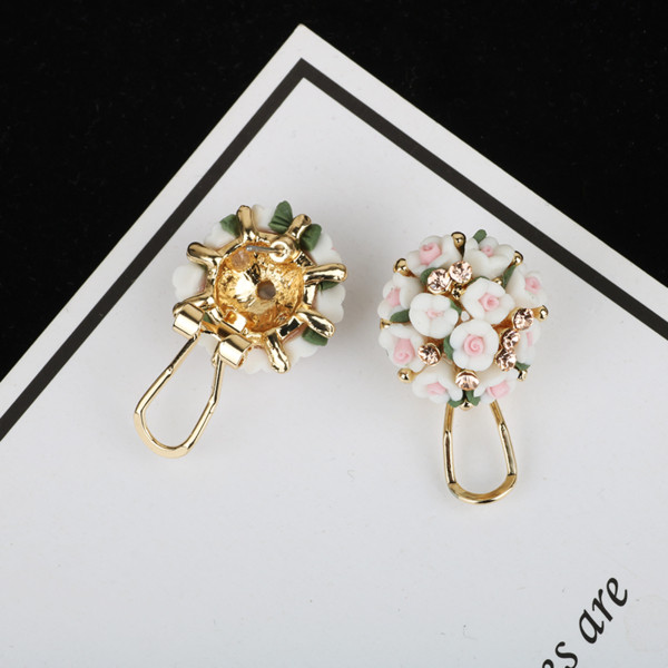 Дамски обеци на цветя в няколко цвята