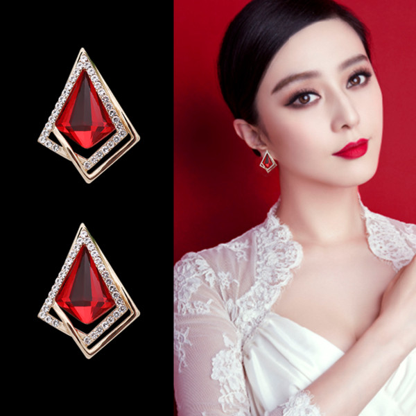 Елегантни дамски обеци в няколко цвята