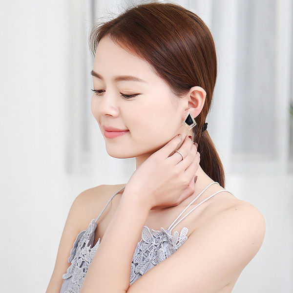 Елегантни дамски обеци в няколко цвята