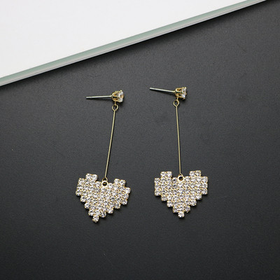 Стилни дамски обеци два модела в няколко цвята