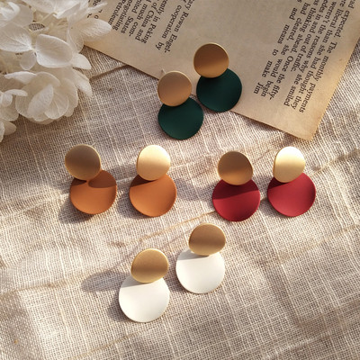 Μοντέρνα γυναικεία  σκουλαρίκια σε τέσσερα χρώματα