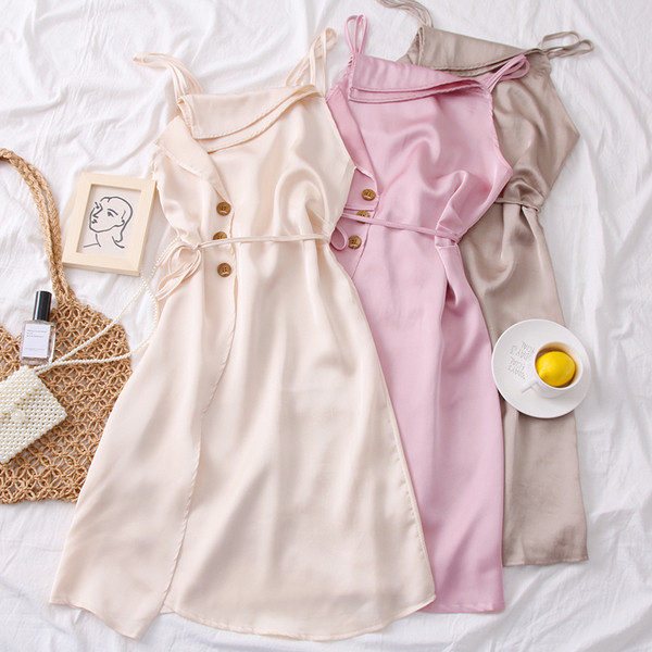 Нов модел дамска рокля в няколко цвята с копчета