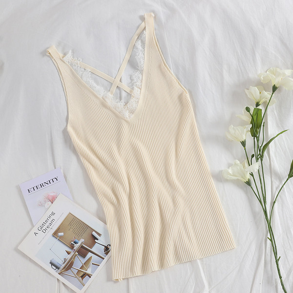 Ежедневен дамски потник с тънки презрамки и дантела в няколко цвята