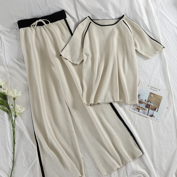 Set casual dama care include un tricou si pantaloni largi in doua culori