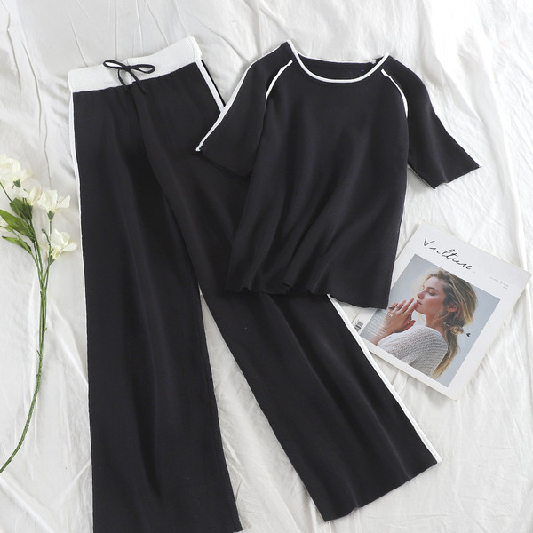 Set casual dama care include un tricou si pantaloni largi in doua culori