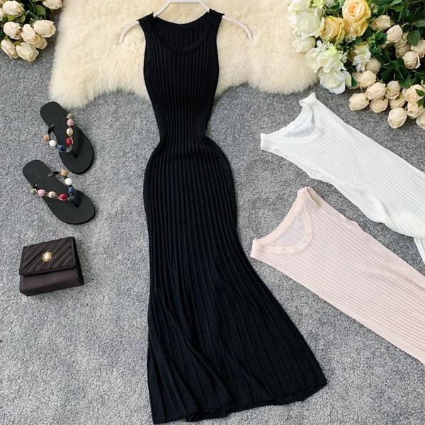 Стилна дамска рокля в черен,бял и бежов цвят 