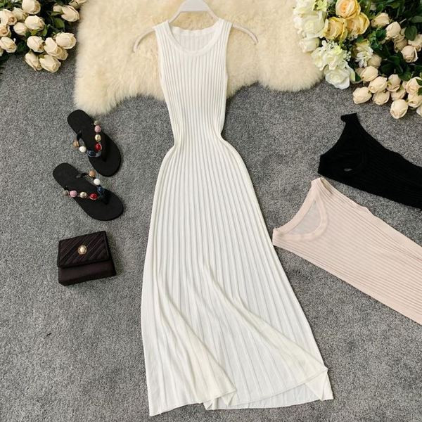 Стилна дамска рокля в черен,бял и бежов цвят 