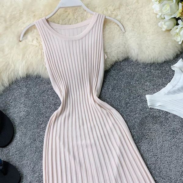 Стилна дамска рокля в черен,бял и бежов цвят 