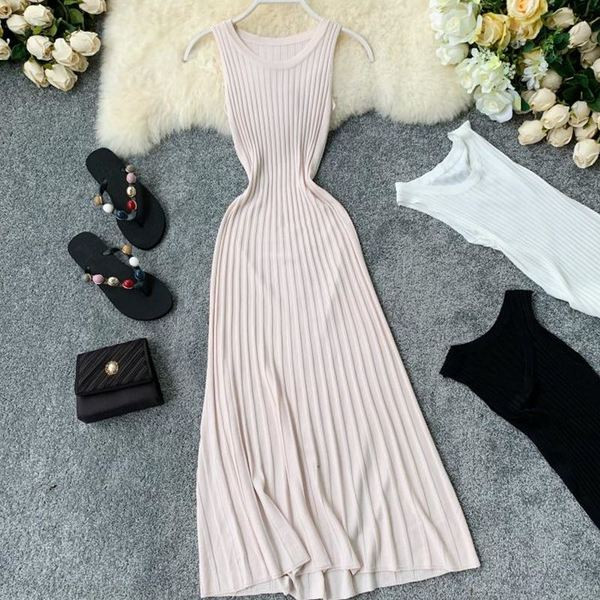 Стилна дамска рокля в черен,бял и бежов цвят 