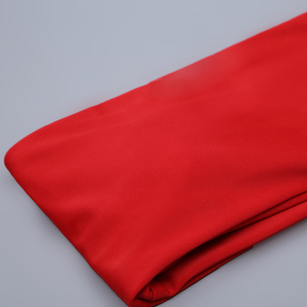 Модерен бански костюм в червен цвят