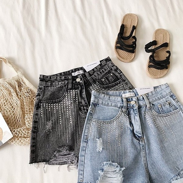 Модерни дамски къси дънки с камъни в два цвята