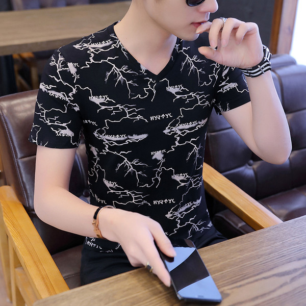 Tricou actual pentru bărbați în trei culori cu decolteu în V