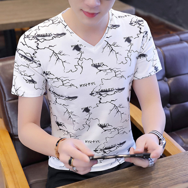 Tricou actual pentru bărbați în trei culori cu decolteu în V