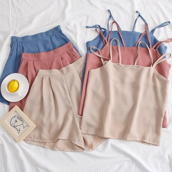 Set modern pentru femei în trei culori în două părți