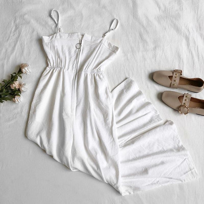 Salopetă casual de damă cu bretele subțiri și închidere din metal