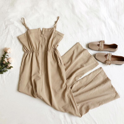 Salopetă casual de damă cu bretele subțiri și închidere din metal