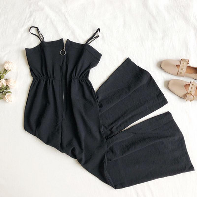 Salopetă casual de damă cu bretele subțiri și închidere din metal