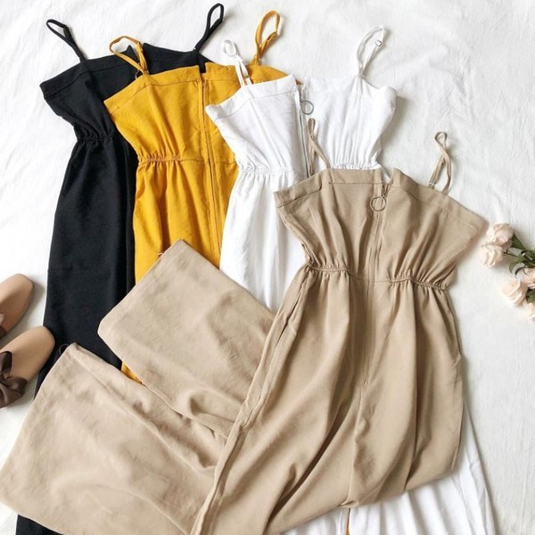 Salopetă casual de damă cu bretele subțiri și închidere din metal